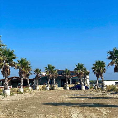 Saint Tropez Durres Hotel Bisht Kamez Buitenkant foto