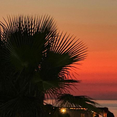 Saint Tropez Durres Hotel Bisht Kamez Buitenkant foto