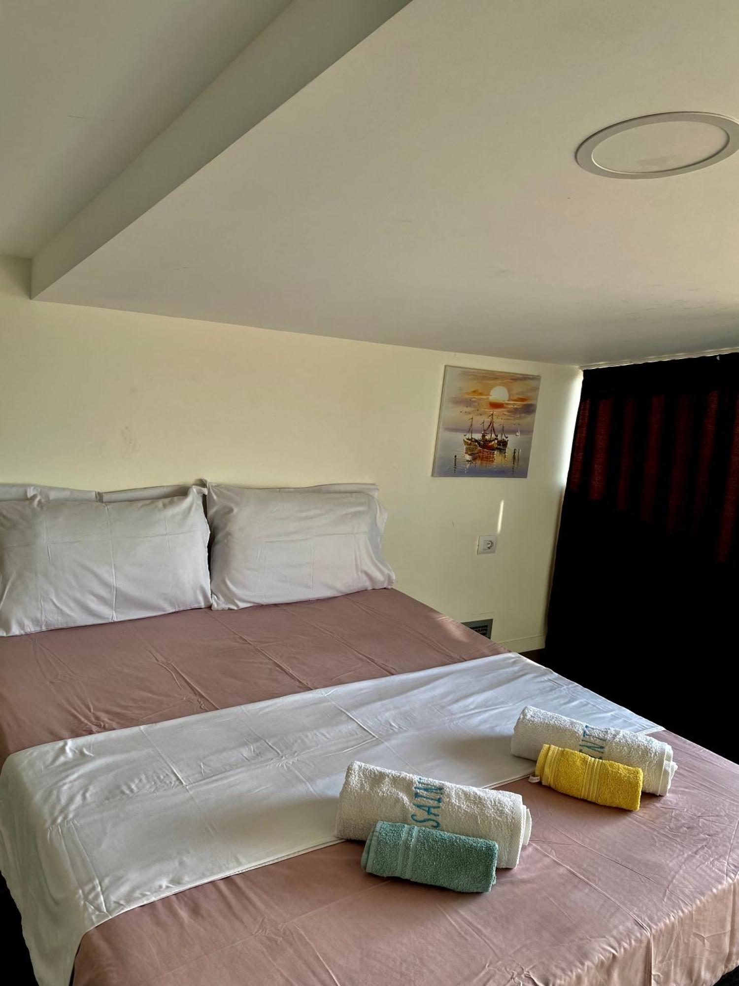 Saint Tropez Durres Hotel Bisht Kamez Buitenkant foto