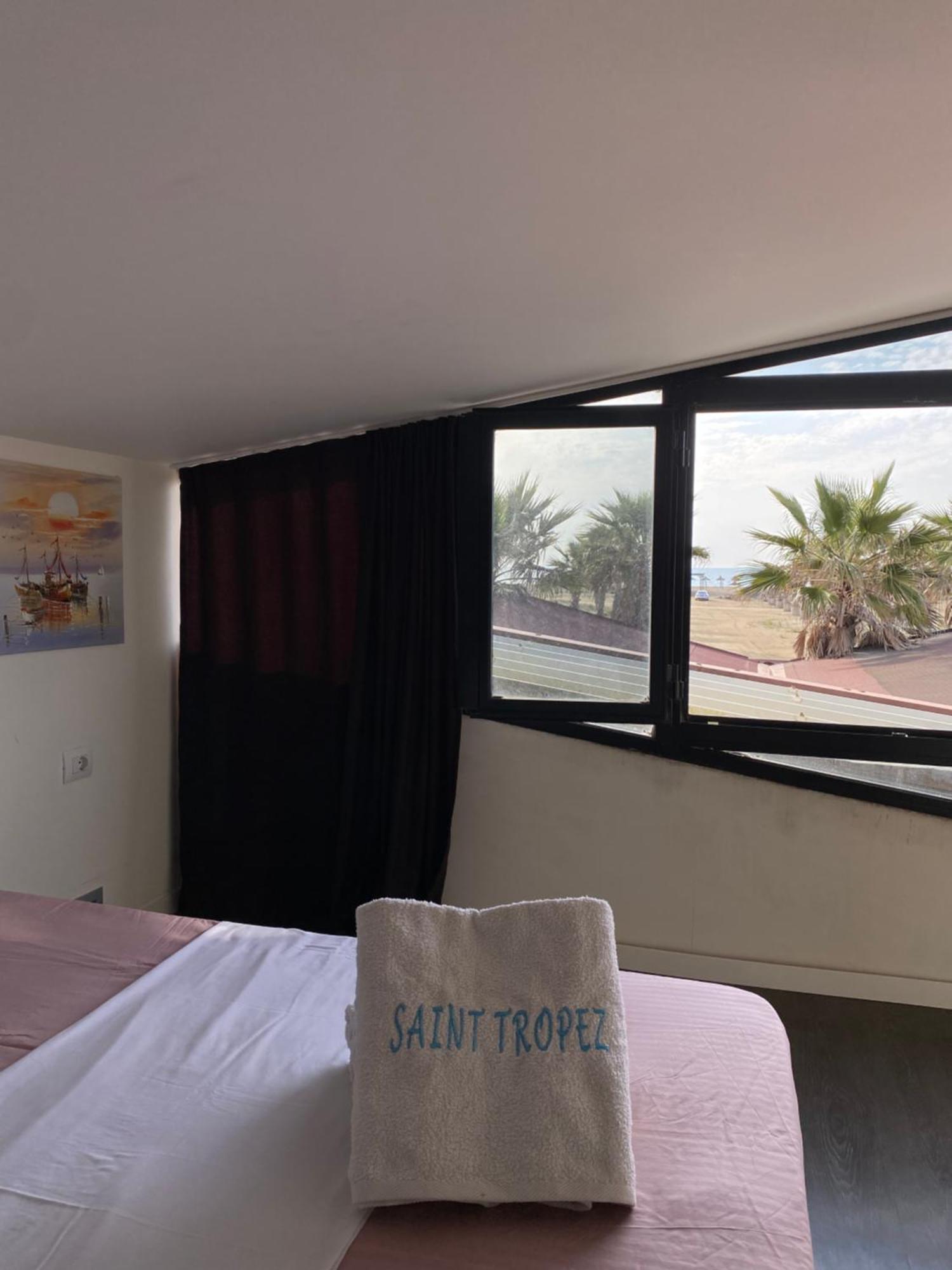 Saint Tropez Durres Hotel Bisht Kamez Buitenkant foto