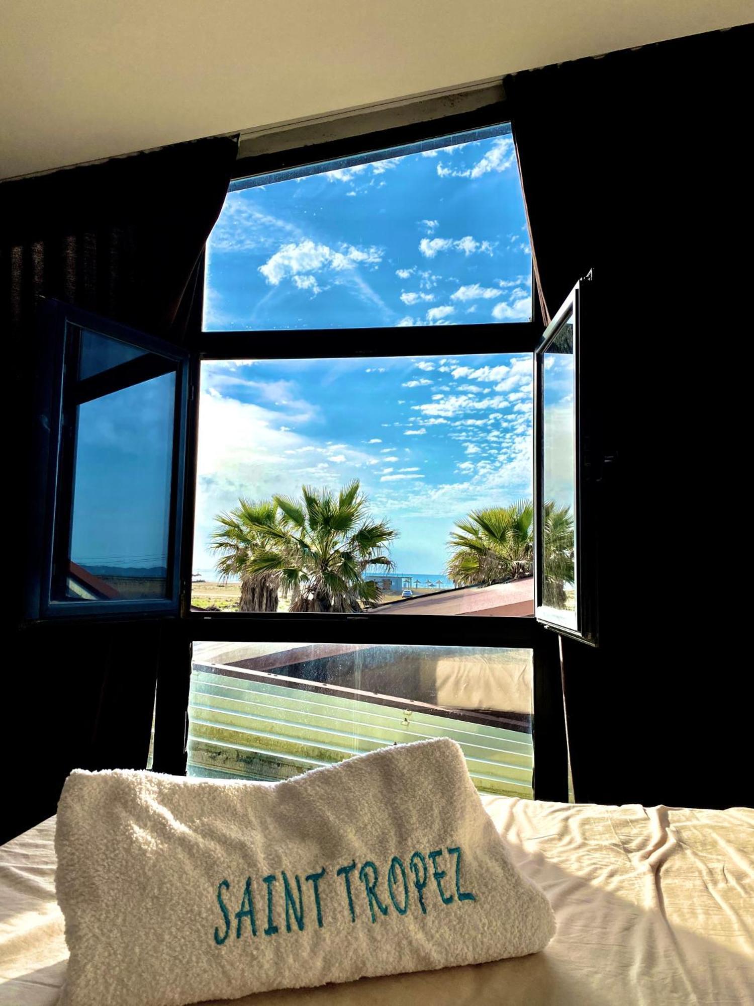 Saint Tropez Durres Hotel Bisht Kamez Buitenkant foto