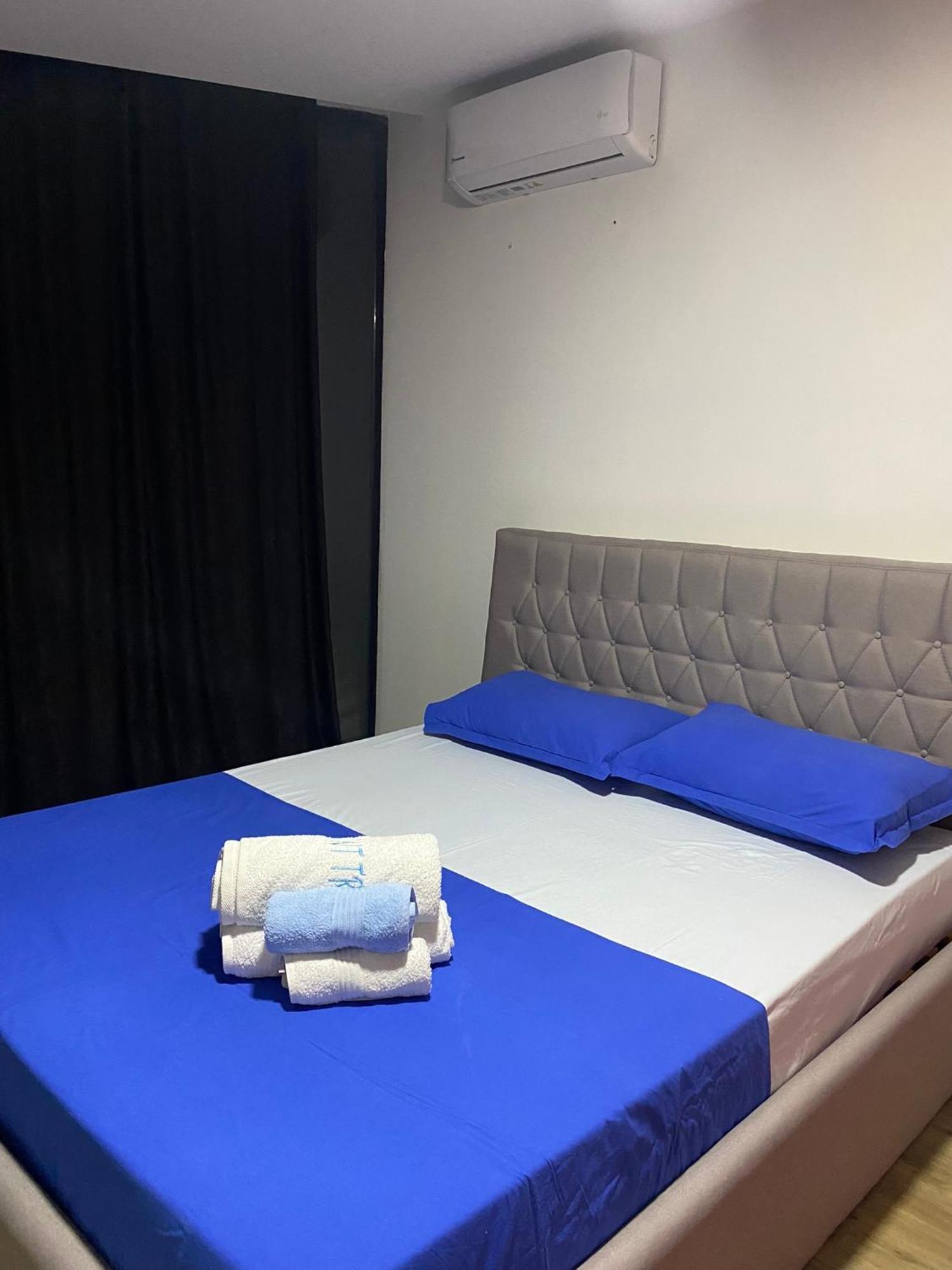 Saint Tropez Durres Hotel Bisht Kamez Buitenkant foto