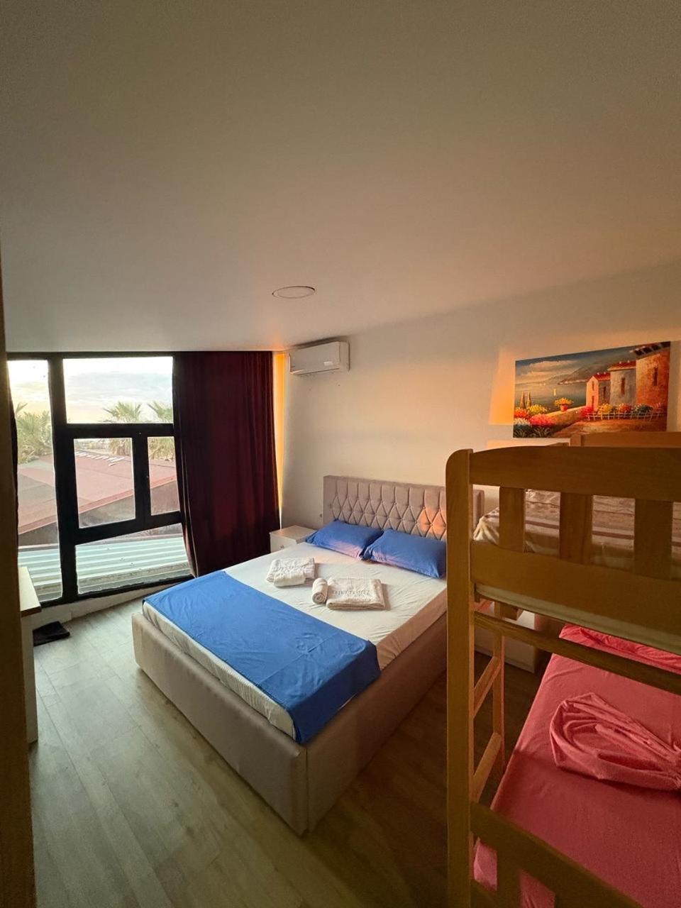 Saint Tropez Durres Hotel Bisht Kamez Buitenkant foto