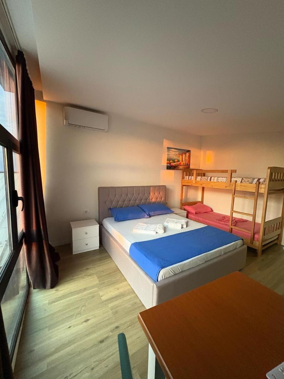 Saint Tropez Durres Hotel Bisht Kamez Buitenkant foto