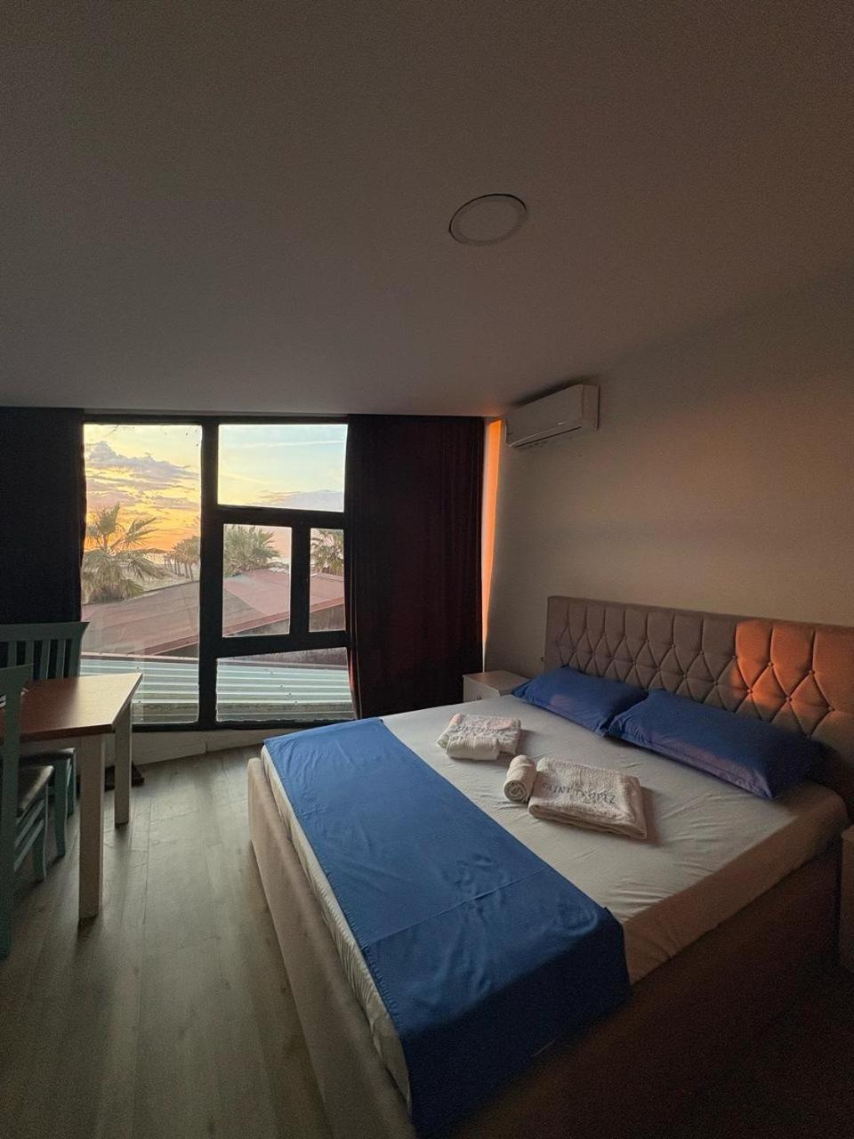 Saint Tropez Durres Hotel Bisht Kamez Buitenkant foto